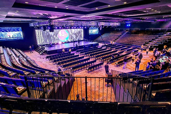 Large indoor layer bleachers in Malaysia On-site effects