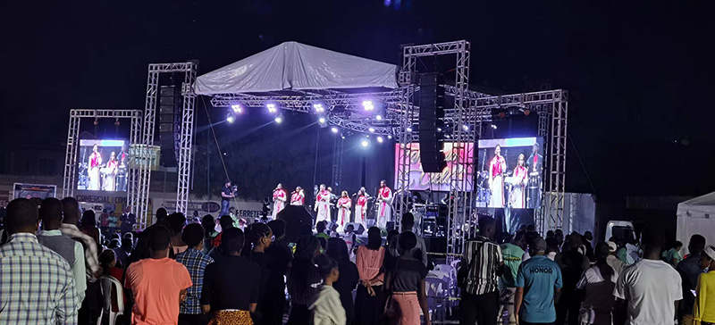 Roof Truss at the Dominican Music Festival Concert On-site effects